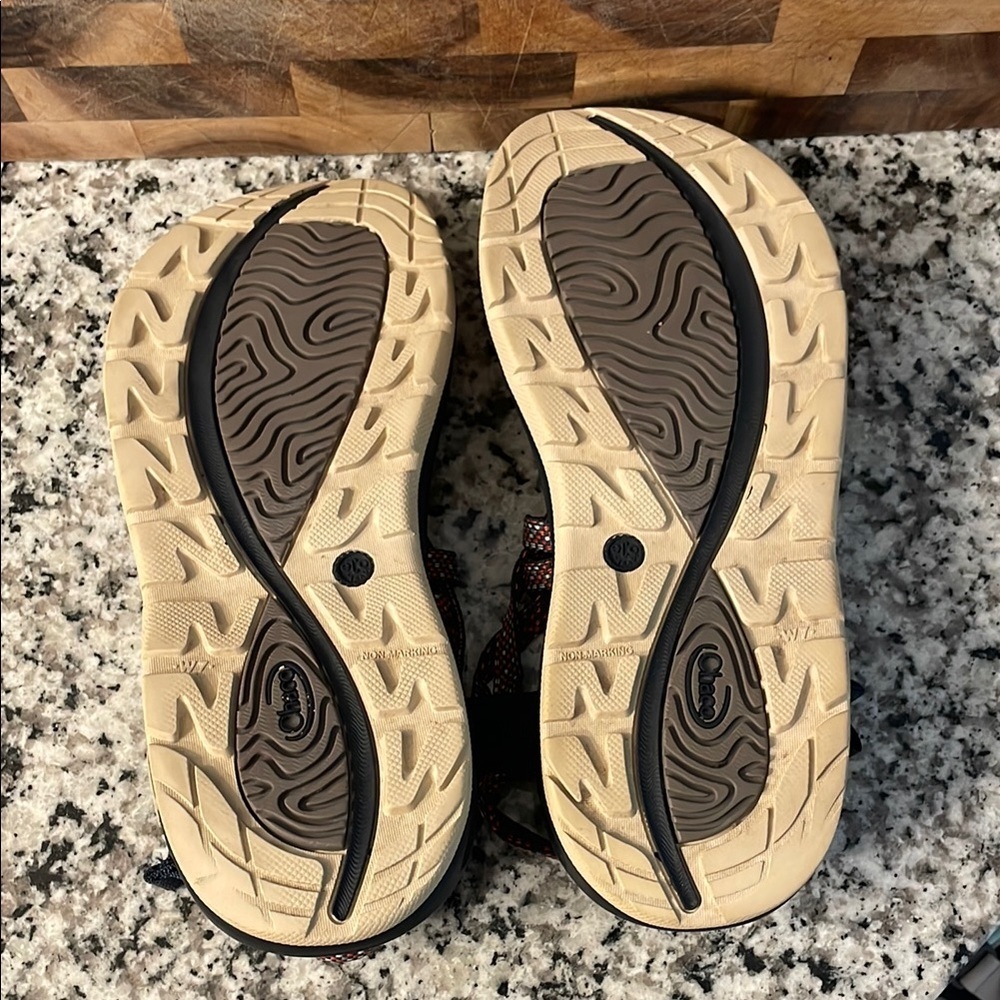 Chaco Multicolor Strappy Women’s Sandals Size 7 - Picture 3 of 6